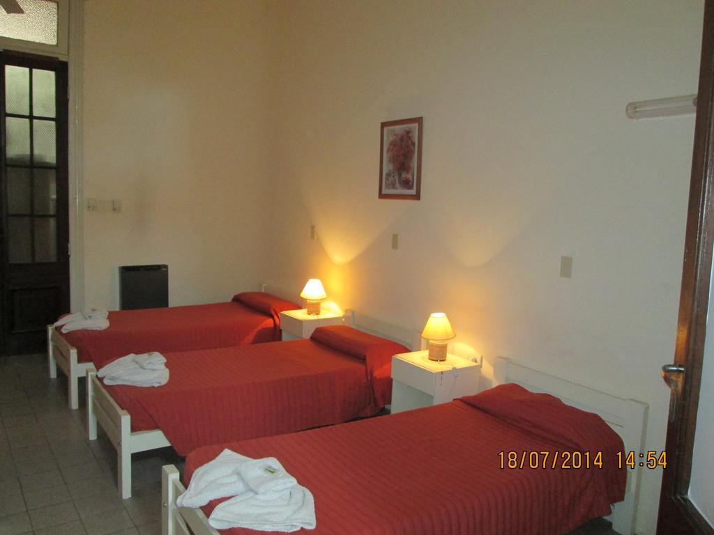 Nuevo Hotel Belgrano San Nicolás de los Arroyos Quarto foto