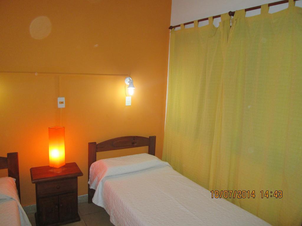 Nuevo Hotel Belgrano San Nicolás de los Arroyos Quarto foto